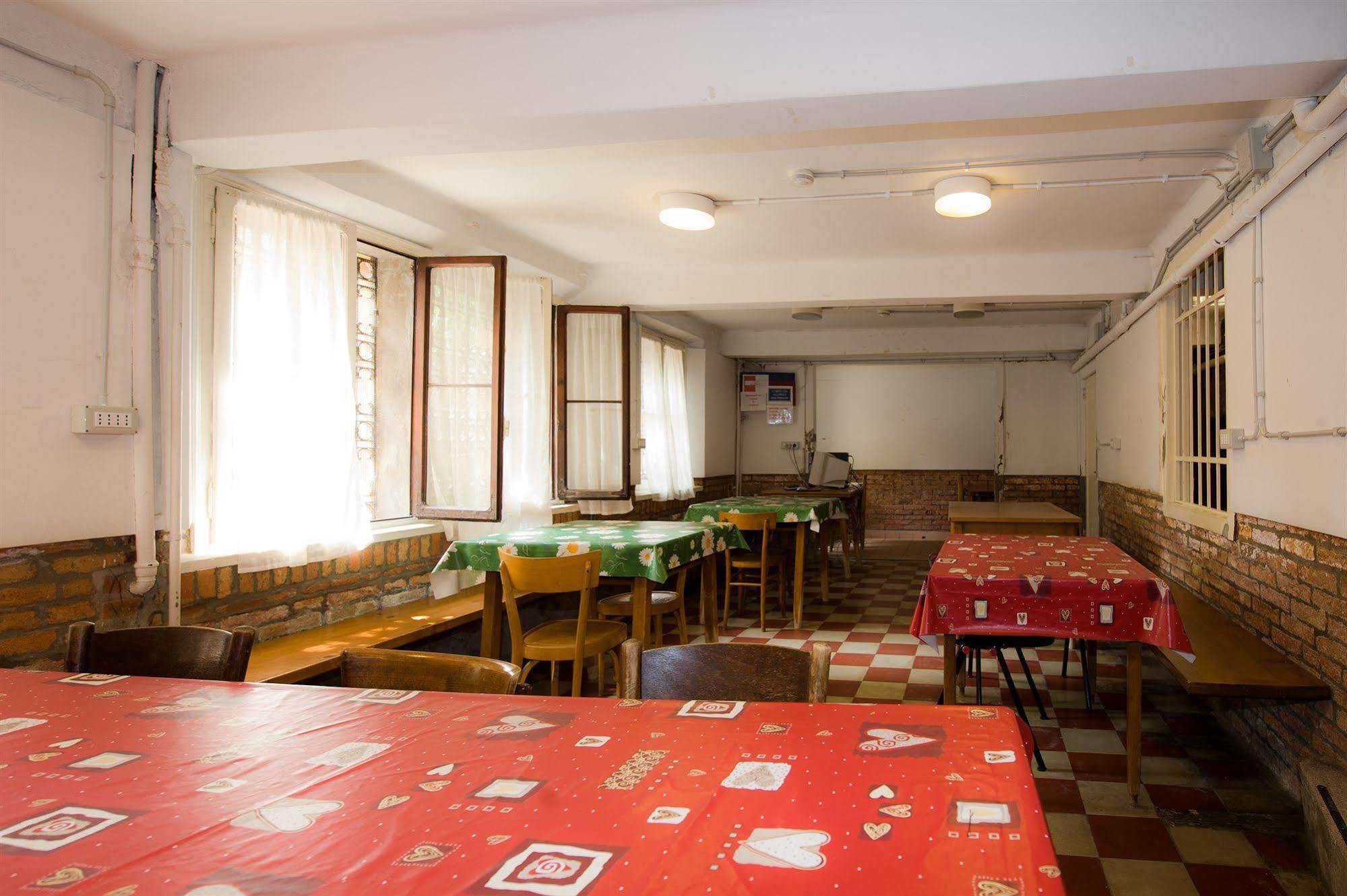 Domus Civica Ostello *